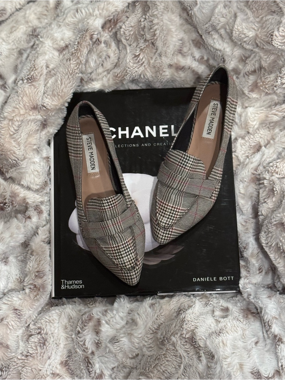 Vintage rare Steve Madden Women's Plaid Pointed-Toe Flats - Brown/Black